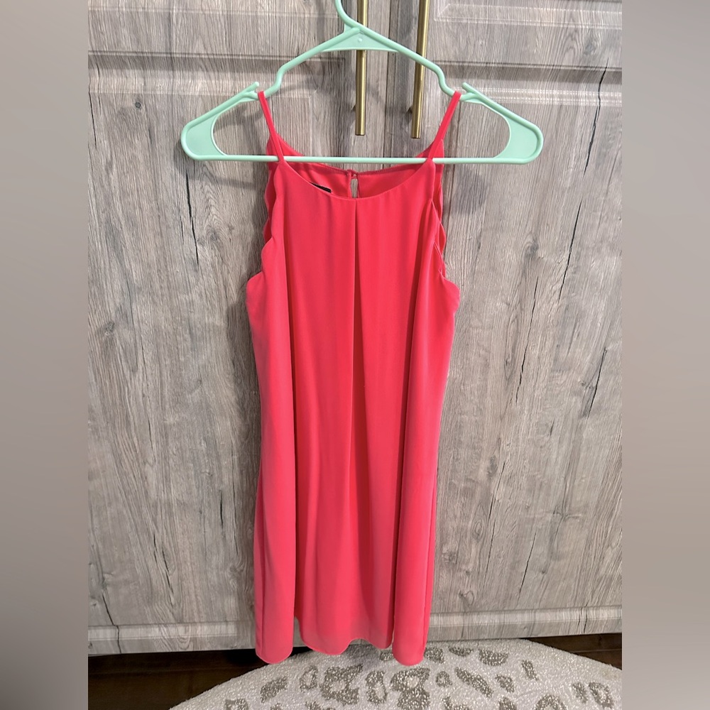 Like New!  IN San Francisco juniors A-line coral swing dress with scallop detail
